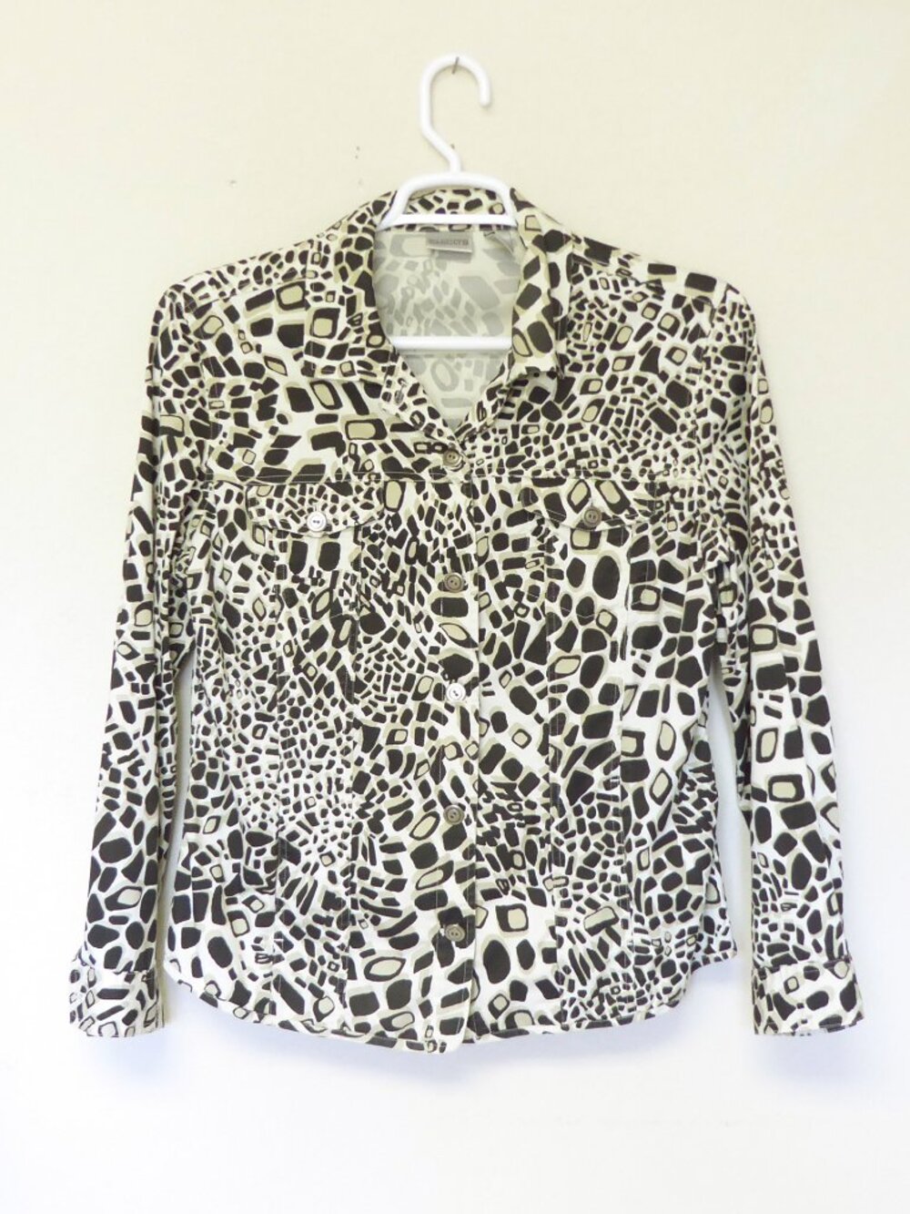 Chico's black beige abstract geometric animal print button up shirt size 2 / L